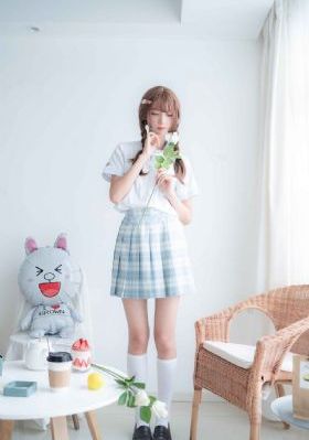 延安锄歼_JVID性感写真